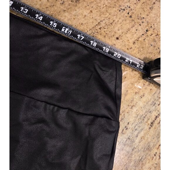 New! Terra & Sky Women's Plus Size 2X Fitted Legging Black Faux Leather Pull-On - Picture 3 of 14